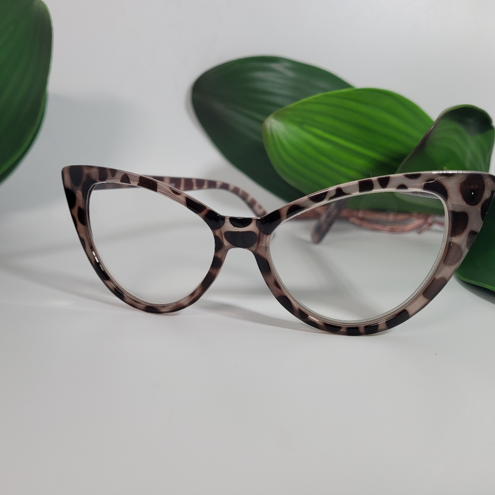 Giraffe Print Cat Eye Reader - Picture 4 of 7